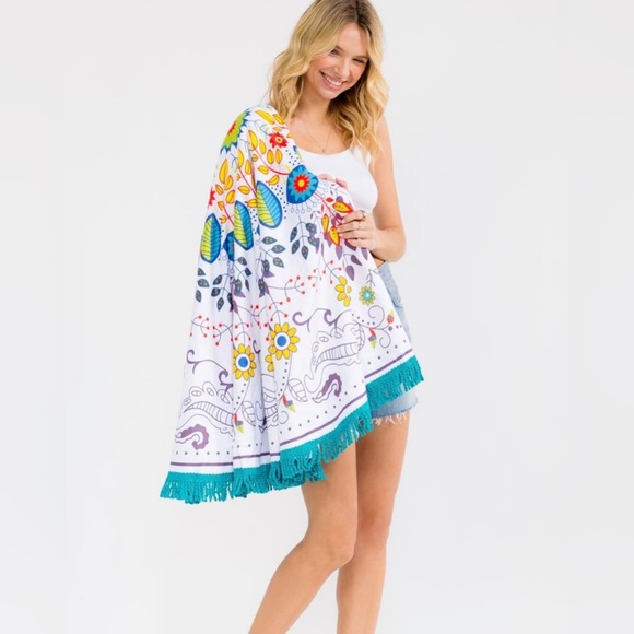 Round Fringe Beach Towel with Colorful Floral Mandala - Picture 4 of 6